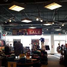 Van Heusen Factory Outlet, 11211 120th 