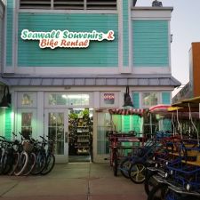 seawall souvenirs & bike rental