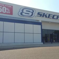 SKECHERS Warehouse Outlet, 7901 San Dario Ave Unit A, Laredo, TX 78045, USA