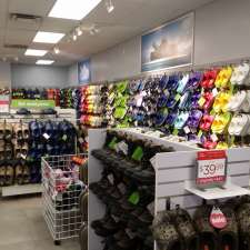 crocs united square