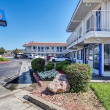 Motel 6 Vallejo - Six Flags West in 1455 Enterprise St, Vallejo, CA ...