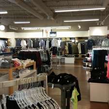 gap outlet lakeside