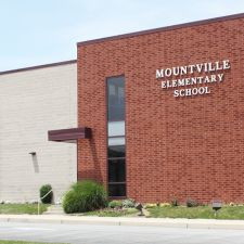 Mountville Elementary School in 200 College Ave, Mountville, PA 17554, USA