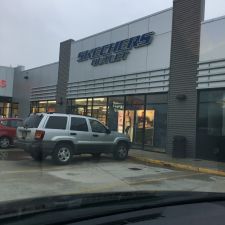 SKECHERS Factory Outlet, 815 Hutchinson 