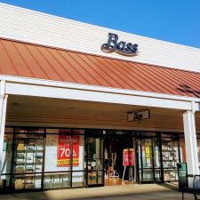 bass shoe store tanger outlet