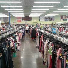 Goodwill Store - 16650 Mercantile Blvd, Noblesville, IN 46060, USA ...