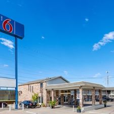 Motel 6 Fort Worth, TX - Convention Center - 913 E Northside Dr, Fort ...