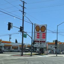 Shell - 550 N Hollywood Way, Burbank, CA 91505