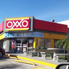 OXXO - Calle Jacaranda 4332, Porticos De San Antonio, 22666 Tijuana, B