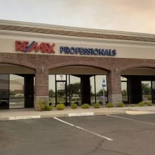 RE/MAX Professionals : Cindy Clark - 20241 N 67th Ave A-1, Glendale, AZ