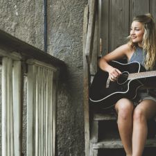 7567 Andrea Dr, Mentor-On-The-Lake, OH 44060