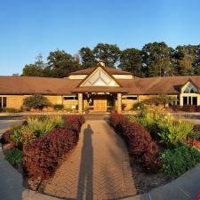 495 Oak Arbor Cir W, Rochester, MI 48306