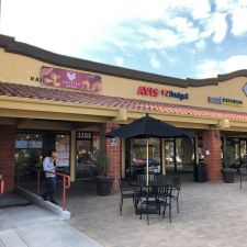 Hotties Nashville Hot Chicken 1101 N Harbor Blvd Fullerton Ca 92832 Usa