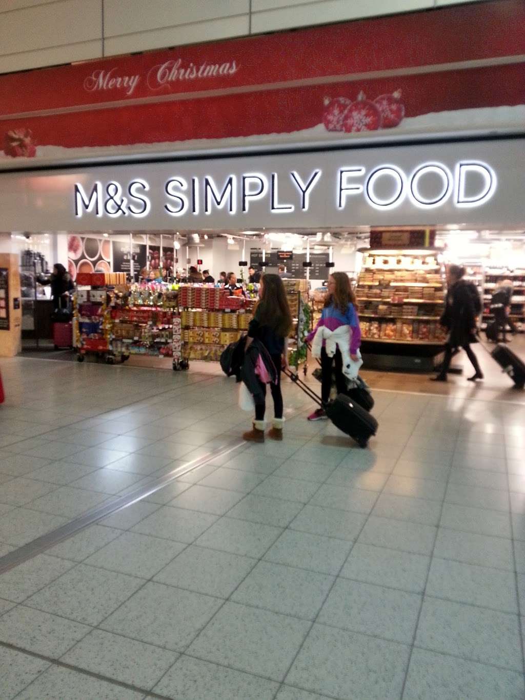 M&S Gatwick South Airport Simply Food | Perimeter Rd E 2 Floor South Terminal, Arrivals Hall, Redhill, Horley, Gatwick RH6 0NP, UK | Phone: 01293 568558