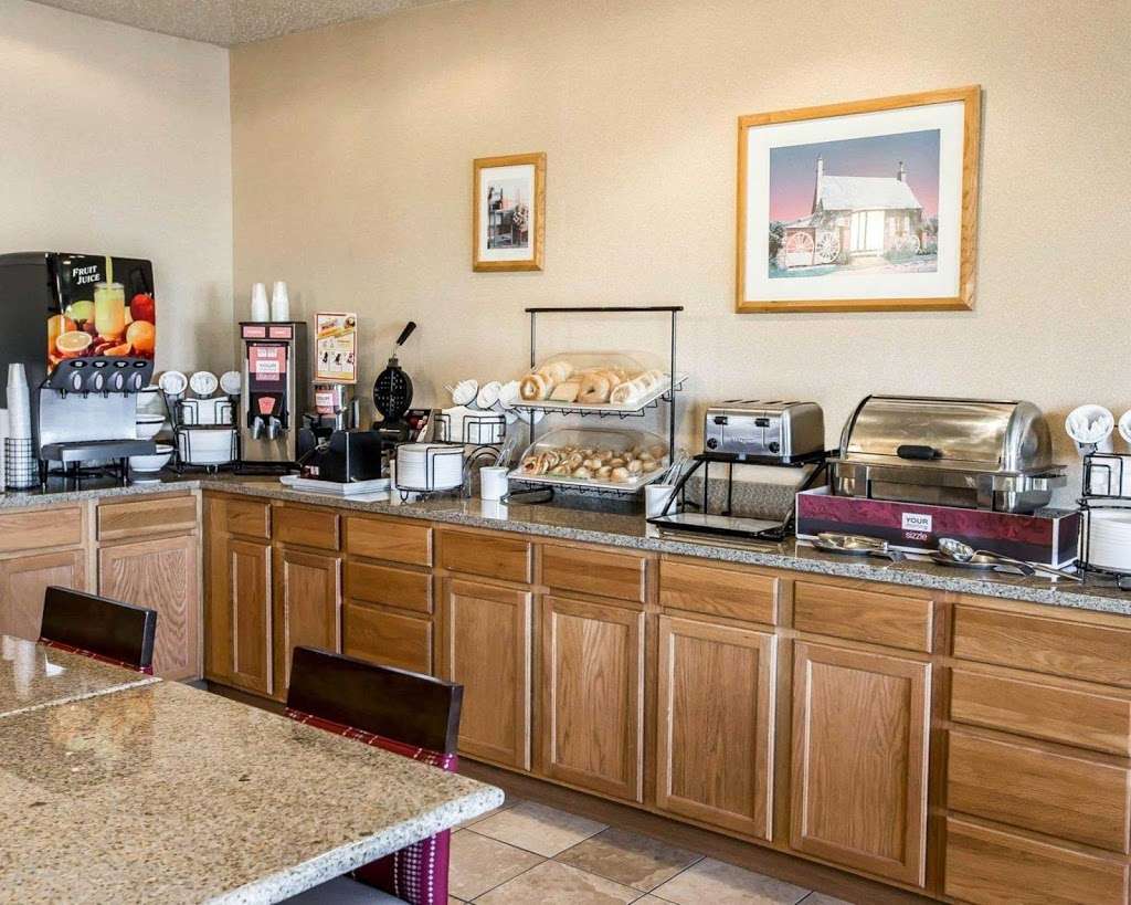 Comfort Inn | 1915 Mississippi St, Hobart, IN 46342 | Phone: (219) 947-7677