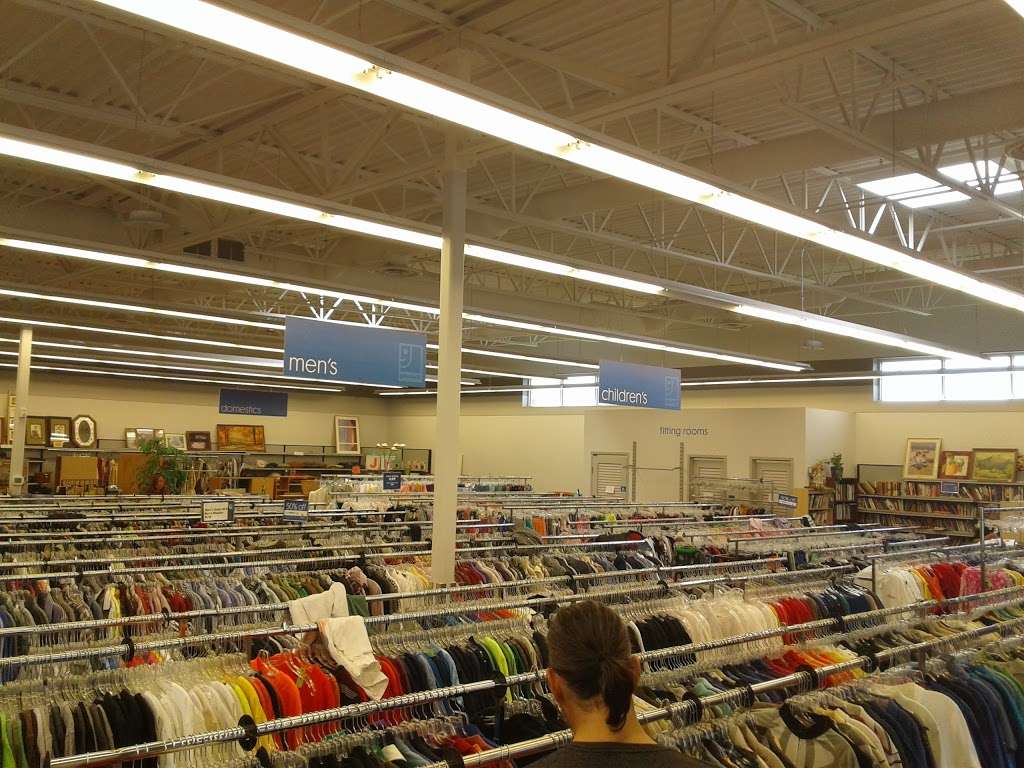 Goodwill Arvada - McIntyre Parkway | 6340 McIntyre Pkwy, Arvada, CO 80403, USA | Phone: (720) 961-5075