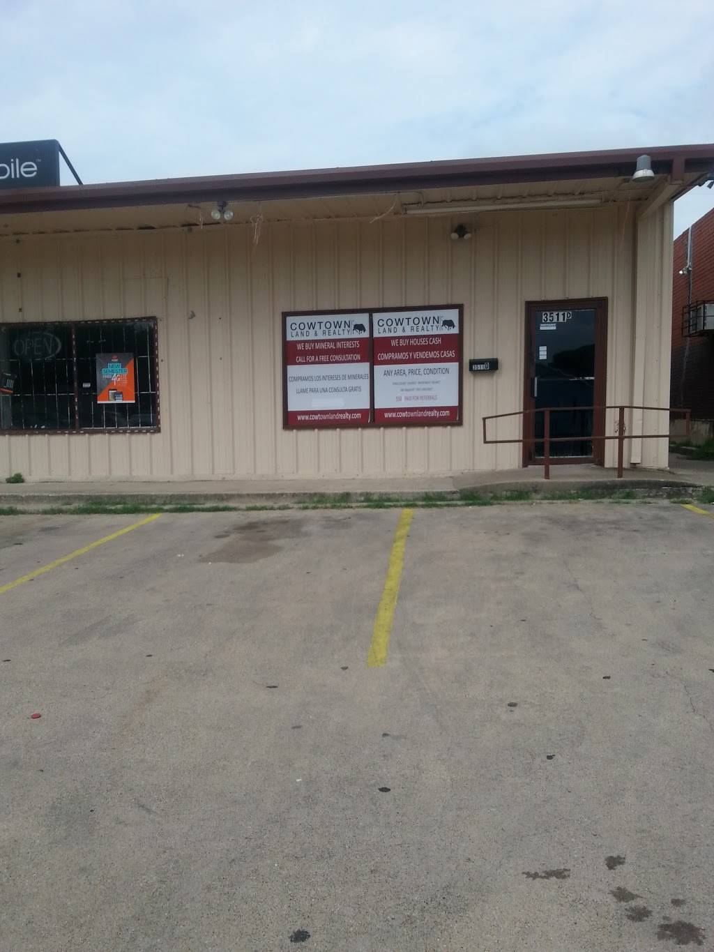 Cowtown Land & Realty | 3511 Decatur Ave Ste D, Fort Worth, TX 76106 | Phone: (682) 224-2794
