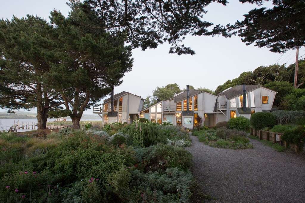 Dancing Coyote Beach Cottages | 12794 Sir Francis Drake Blvd, Inverness, CA 94937, USA | Phone: (415) 669-7200