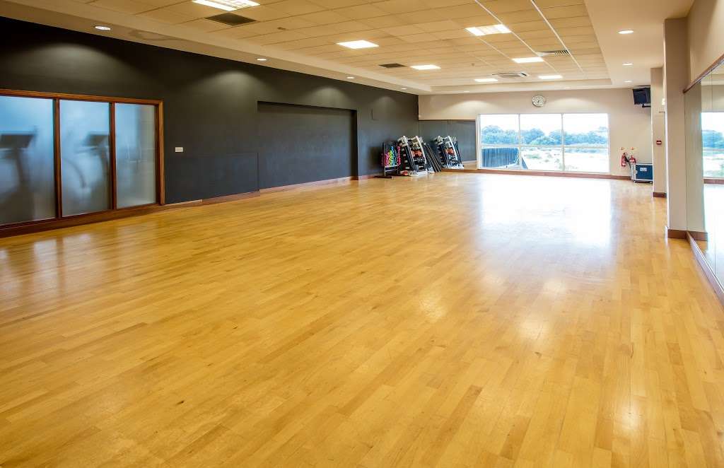 DW Fitness | Banstead Road, Epsom, Surrey KT17 3HG, UK | Phone: 020 8393 2333