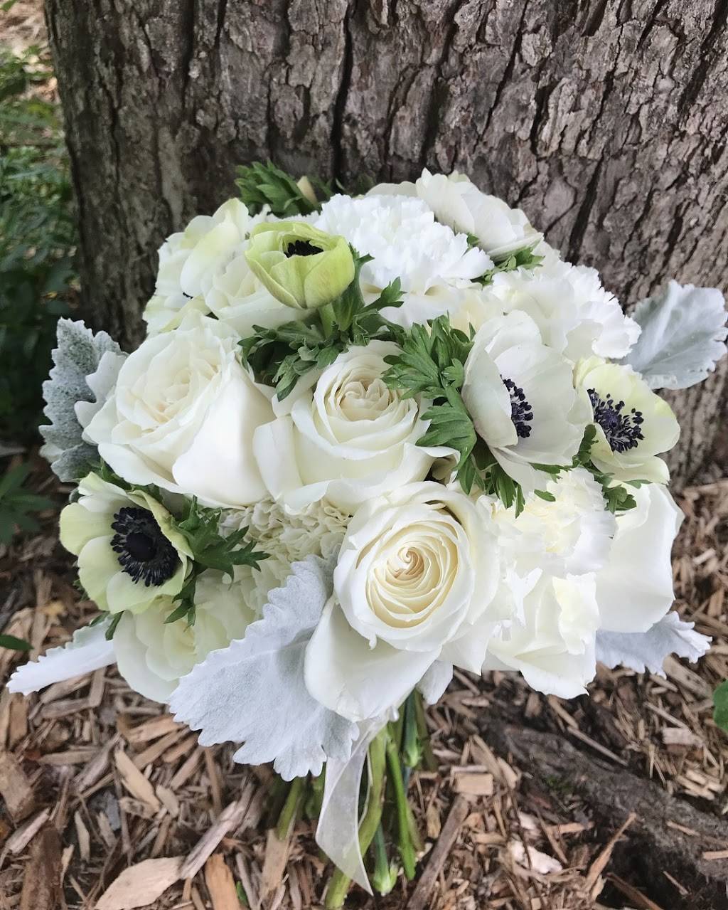 Shara’s Floral Designs For Weddings and Special Events | 7081 30th St N, Oakdale, MN 55128, USA | Phone: (651) 341-4272