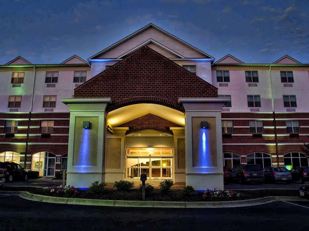 Holiday Inn Express La Plata | 6860 Crain Hwy, La Plata, MD 20646, USA | Phone: (301) 392-0065