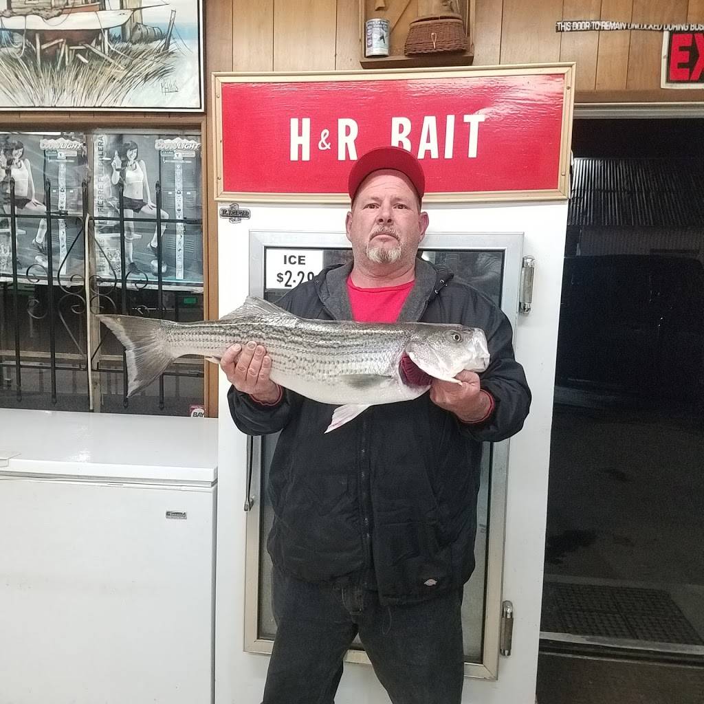 H & R Bait & Tackle | 1850 W Charter Way, Stockton, CA 95206, USA | Phone: (209) 463-1938