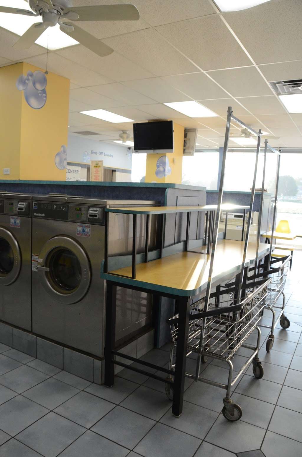 Soap Opera Laundromat - Woodridge | 8270 Janes Ave, Woodridge, IL 60517, USA | Phone: (630) 427-0504