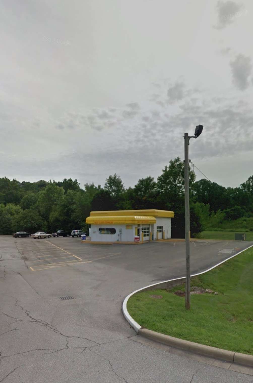 Indy Lube Express | 803 E Main St, Danville, IN 46122, USA | Phone: (317) 745-1299