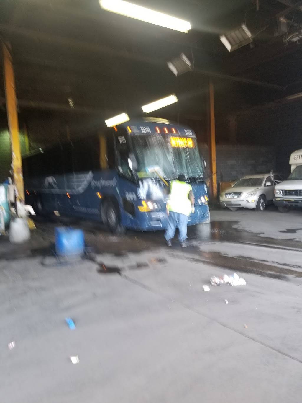 Total Bus Care Inc | 3601 Bellevue St, Detroit, MI 48207, USA | Phone: (313) 923-0204