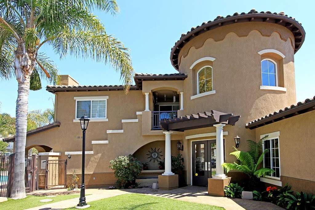 Creek View Apartment Homes | 12389 Creekview Dr, San Diego, CA 92128, USA | Phone: (858) 668-1839