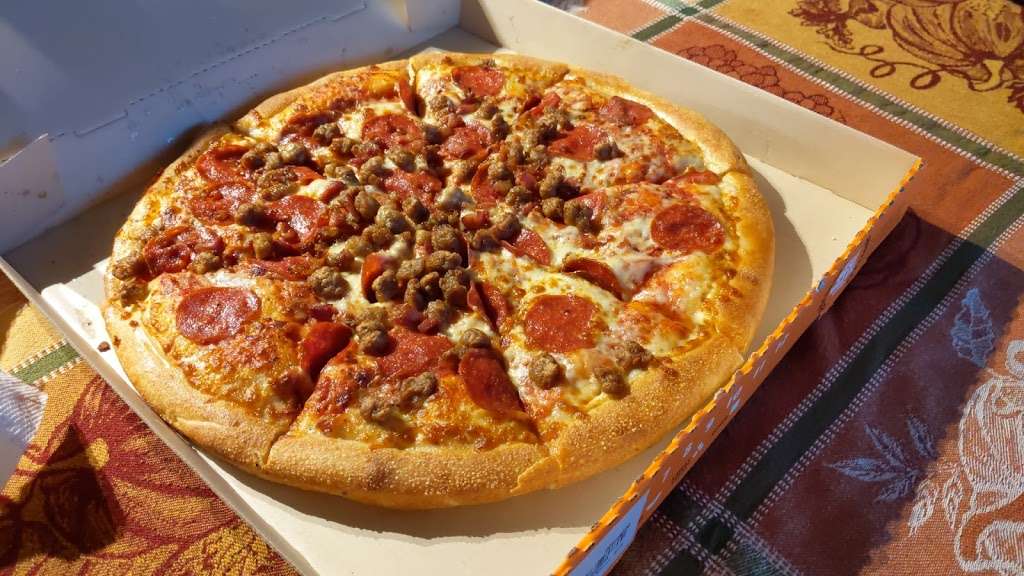 Little Caesars Pizza | 1728 W Rosecrans Ave, Compton, CA 90220 | Phone: (310) 639-7686