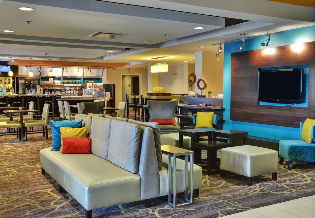 Courtyard by Marriott Indianapolis South | 4650 Southport Crossing Dr, Indianapolis, IN 46237 | Phone: (317) 885-9799