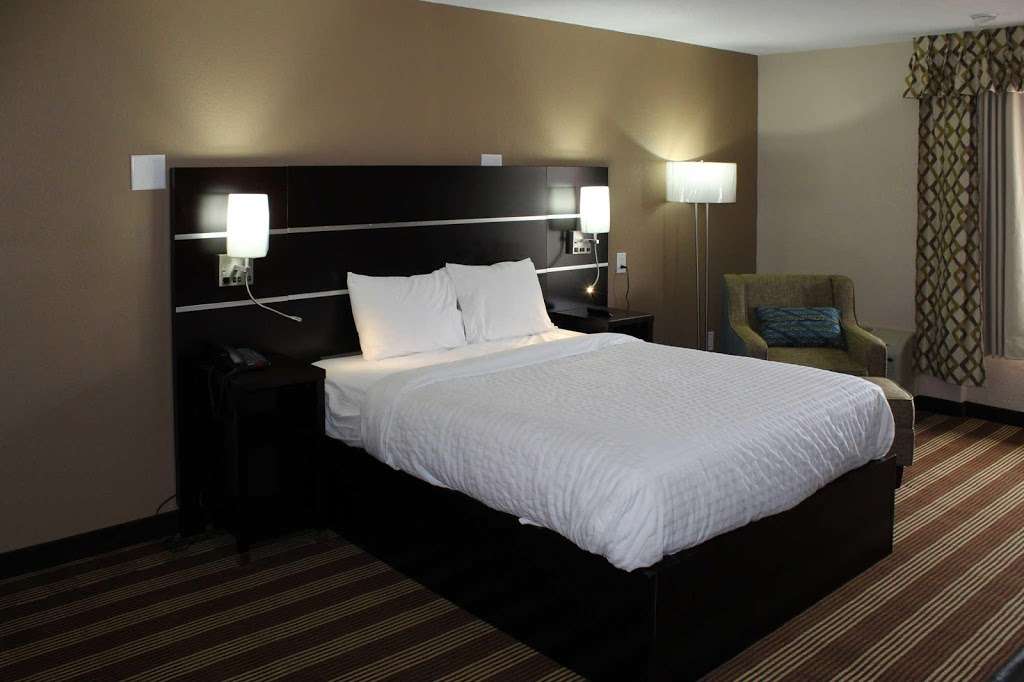 Rodeway Inn & Suites | 101 Broad St Building B, Delaware Water Gap, PA 18327, USA | Phone: (570) 476-0000