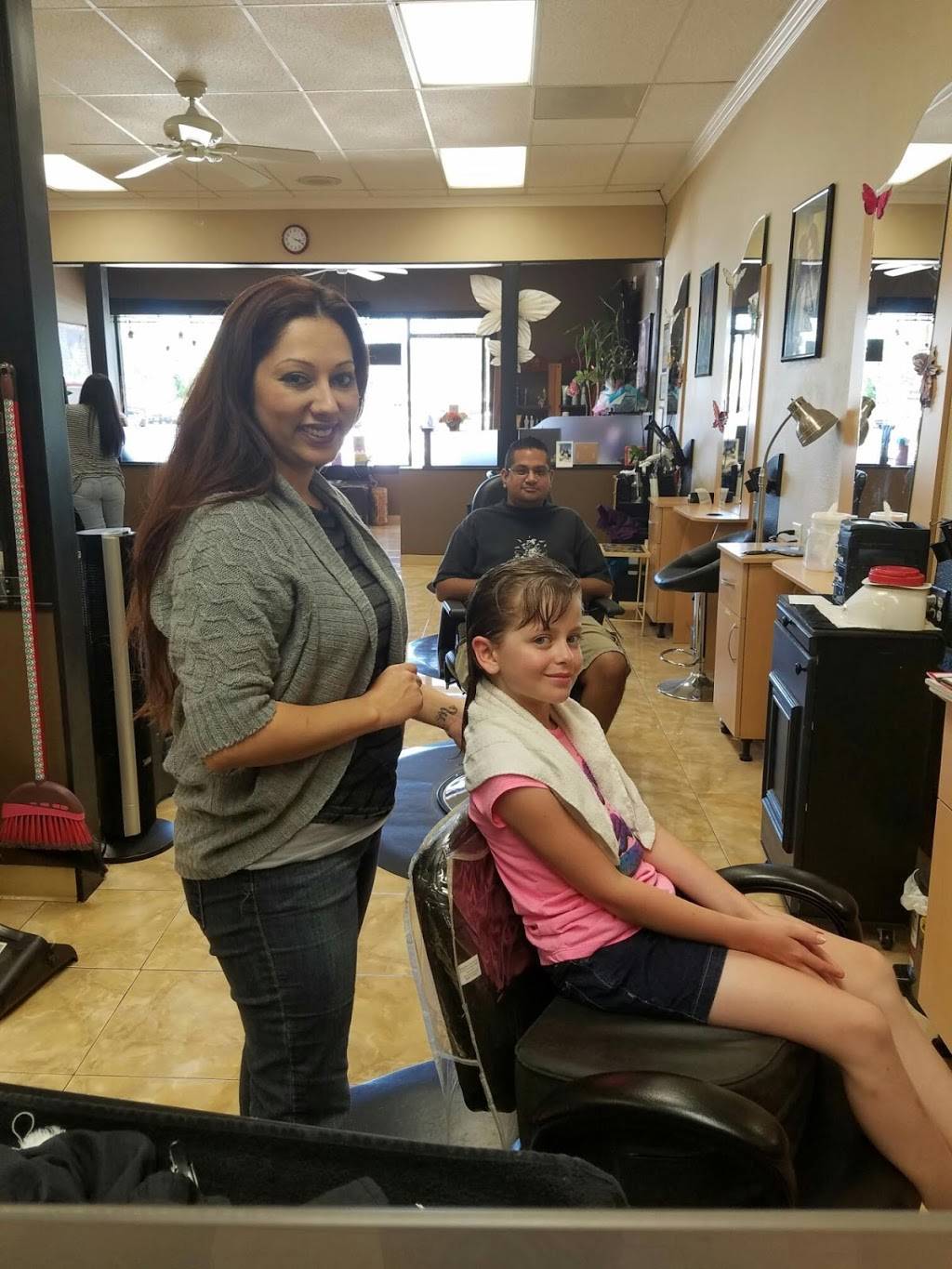 Family Salon | 2425 E Valley Pkwy, Escondido, CA 92027 | Phone: (760) 746-6600