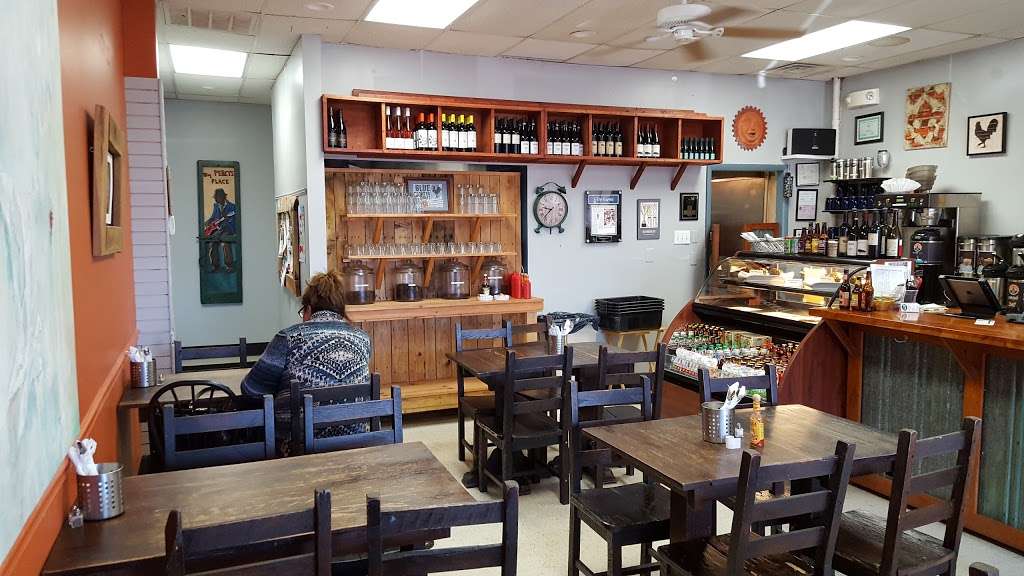 Blue Rooster Café | 1372 Cape St Claire Rd, Annapolis, MD 21409, USA | Phone: (410) 757-5232