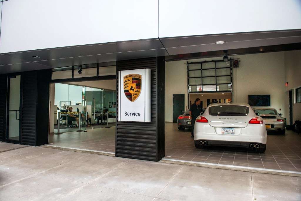 Porsche of South Shore | 185 W Sunrise Hwy, Freeport, NY 11520, USA | Phone: (516) 546-1700