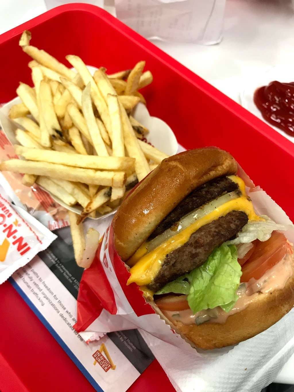 In-N-Out Burger | 1417 Fitzgerald Dr, Pinole, CA 94564 | Phone: (800) 786-1000