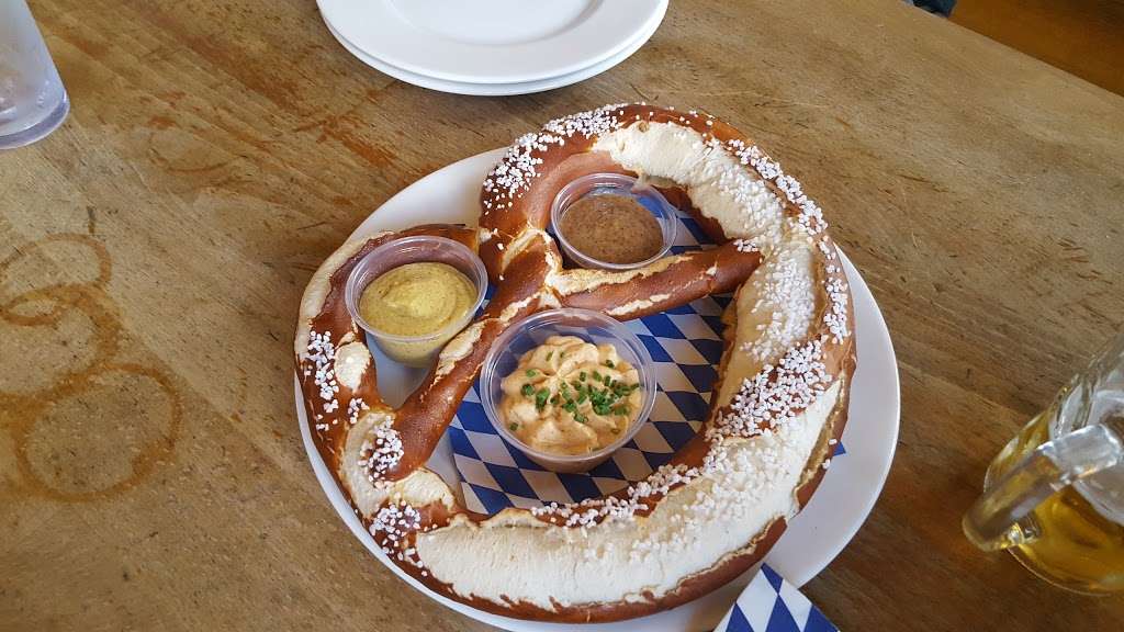 Hofbrauhaus Las Vegas | 4510 Paradise Rd, Las Vegas, NV 89169, USA | Phone: (702) 853-2337