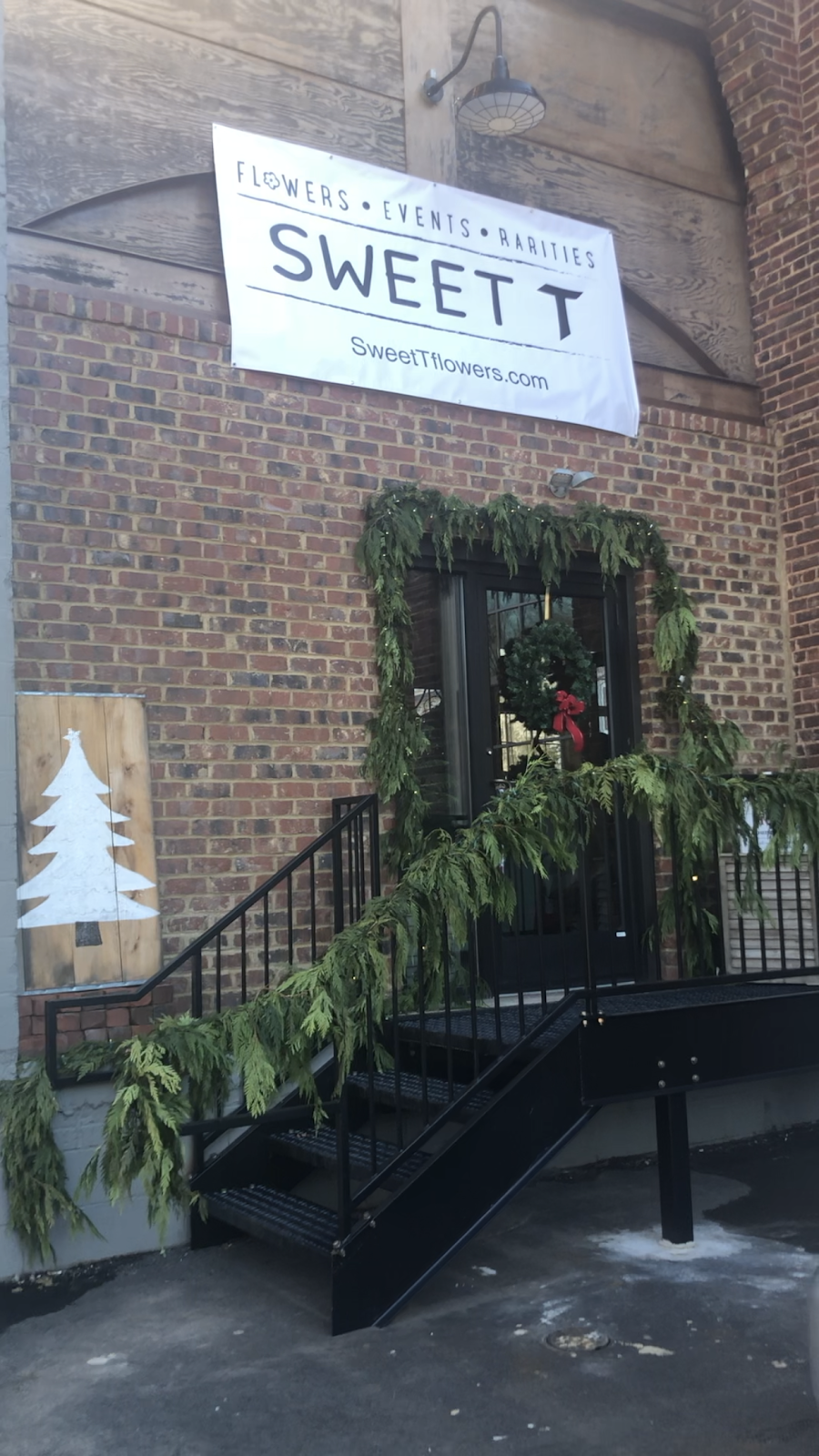 Sweet T Flowers | 401 E South Main St Unit 126A, Waxhaw, NC 28173, USA | Phone: (704) 843-8248