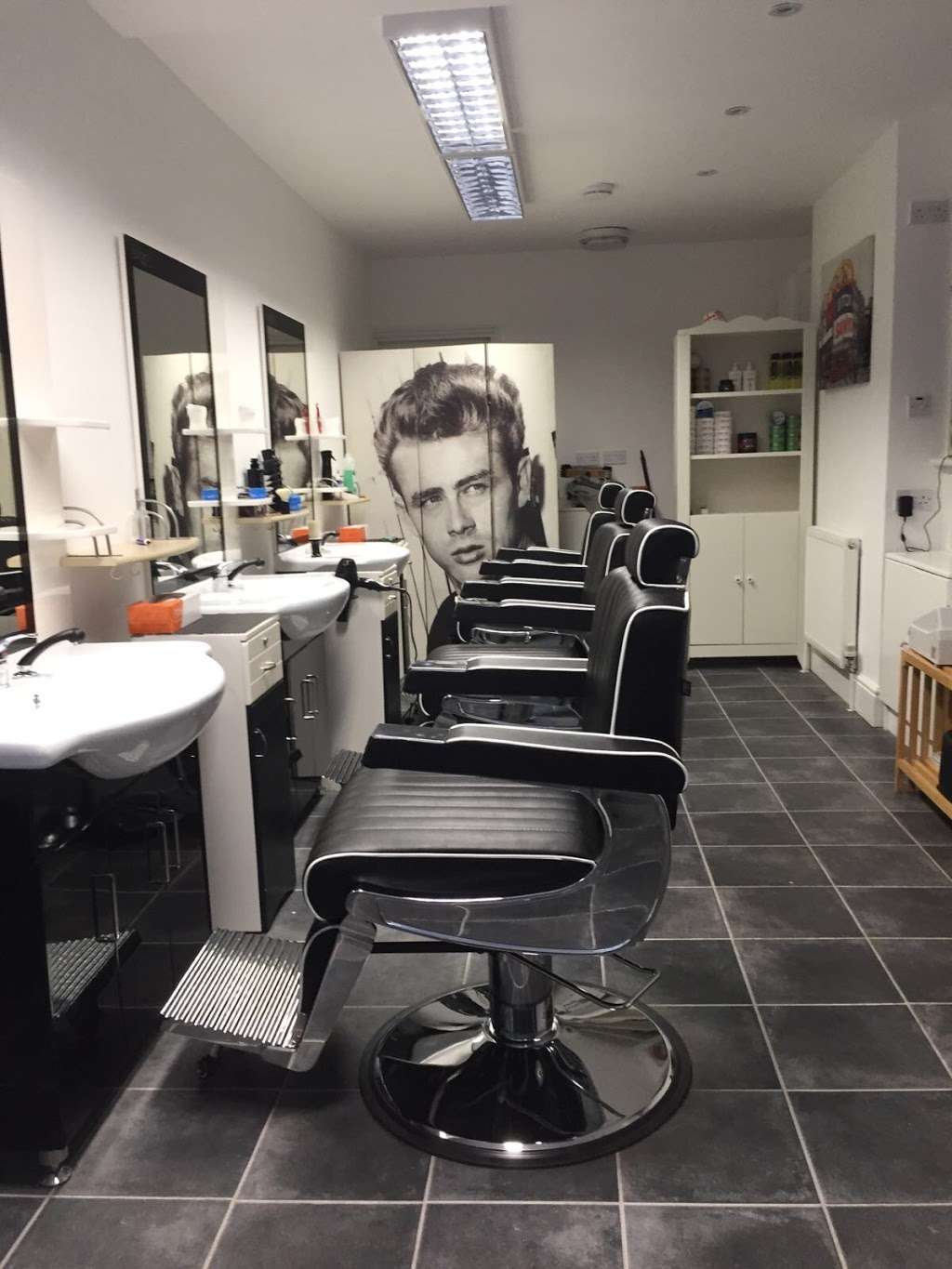 Colney Barbers | 147 High St, London Colney, St Albans AL2 1RJ, UK