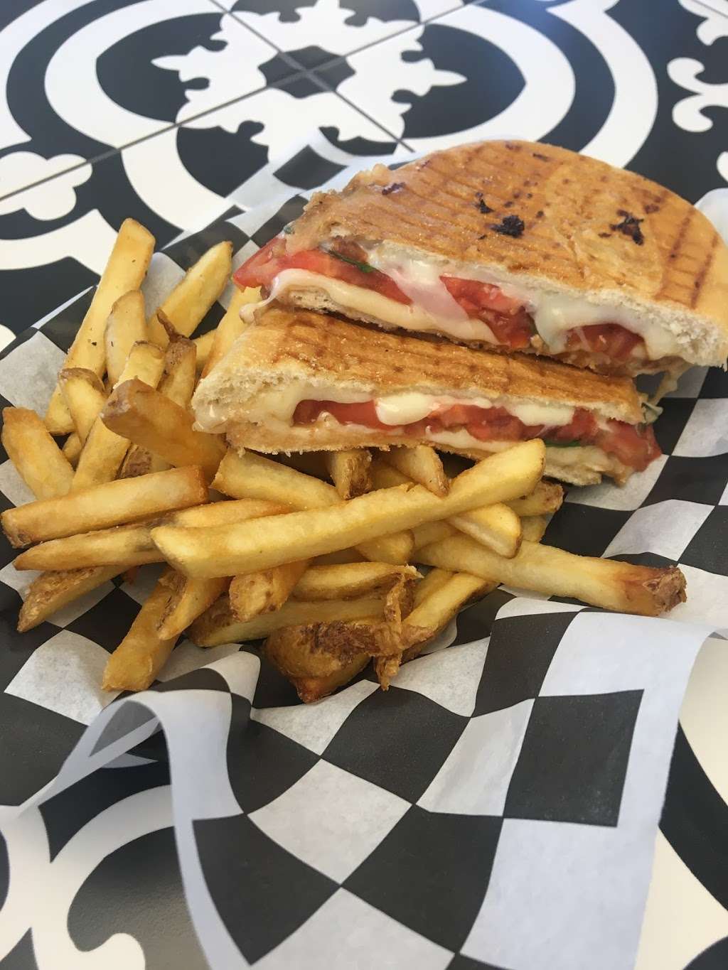 The Market On 24th Street | 100 E 24th Ave, North Wildwood, NJ 08260, USA | Phone: (609) 522-0750