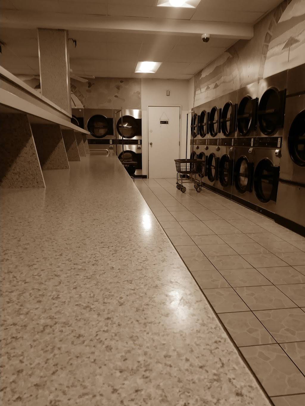 Sparklean Laundry: Laundromat & Wash,Dry,Fold Service | 1135 Columbus St, Bakersfield, CA 93305, USA | Phone: (661) 361-8090