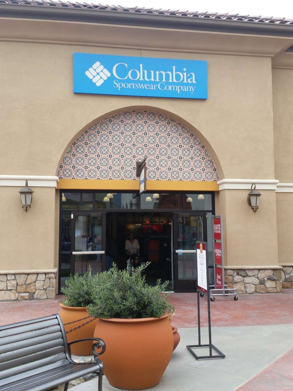 Columbia Factory Store | 5701 Outlets at Tejon Pkwy Bldg 5 Space 500/505, Arvin, CA 93203, USA | Phone: (661) 282-4374