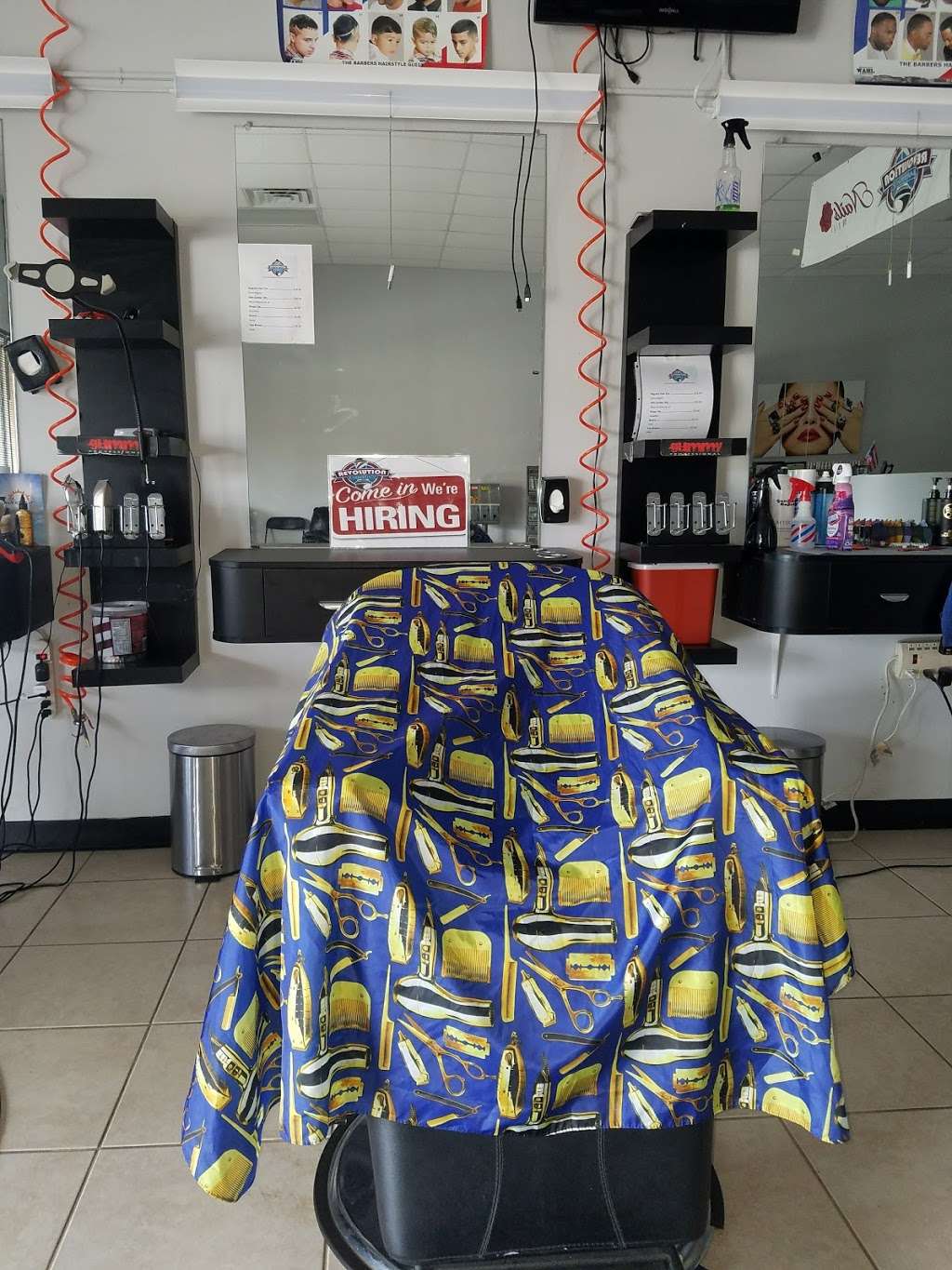 Revolution Barber & Nails By Yiyi | 4110 S Orange Blossom Trail, Kissimmee, FL 34746, USA | Phone: (321) 746-3185