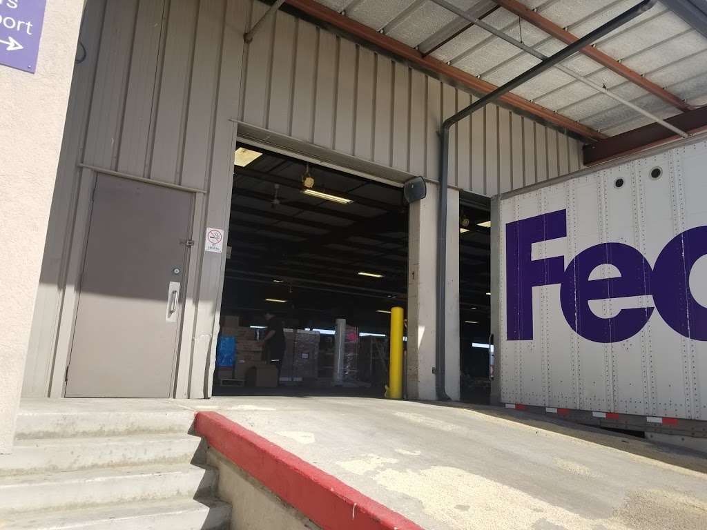 FedEx Freight | 7012 FM3009, Schertz, TX 78154 | Phone: (800) 826-3875