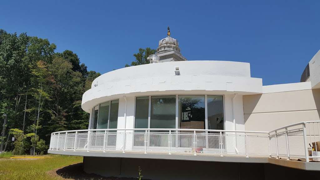 SV Lotus Temple in 12501 Braddock Rd, Fairfax, VA 22030, USA