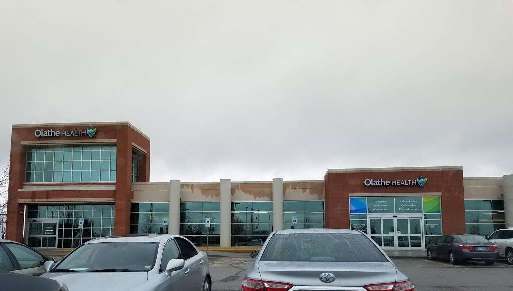 Olathe Health Family Medicine - College Point | 23450 College Blvd, Olathe, KS 66061, USA | Phone: (913) 764-7788