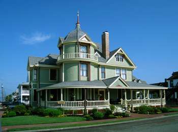Williams Cottage Inn | 506 S Atlantic Ave, Beach Haven, NJ 08008, USA | Phone: (609) 492-7272