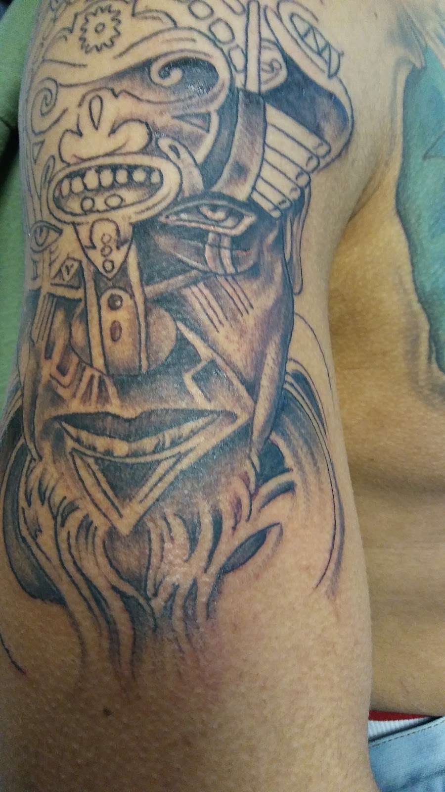 Love-n-hate Tattoos & Novelties | 5038 N Tryon St, Charlotte, NC 28213, USA | Phone: (980) 219-7908