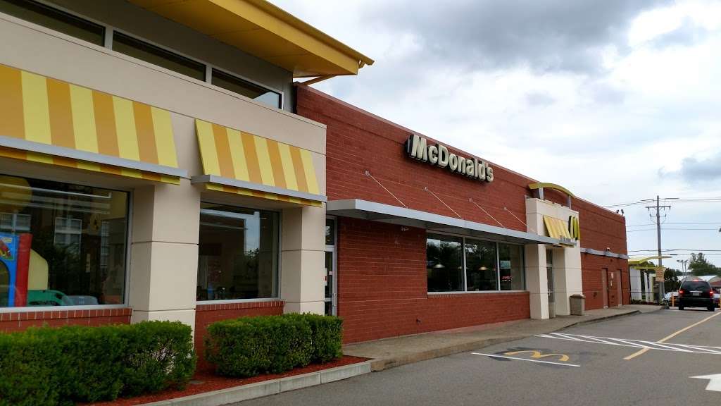 McDonalds | 444 Washington St, Attleboro, MA 02703, USA | Phone: (508) 761-8656